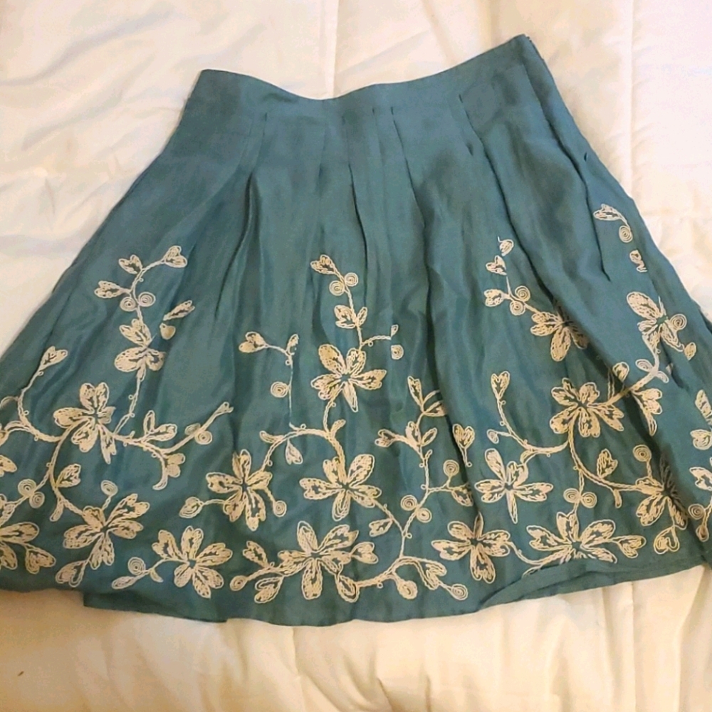 Blue and white floral embroidered skirt